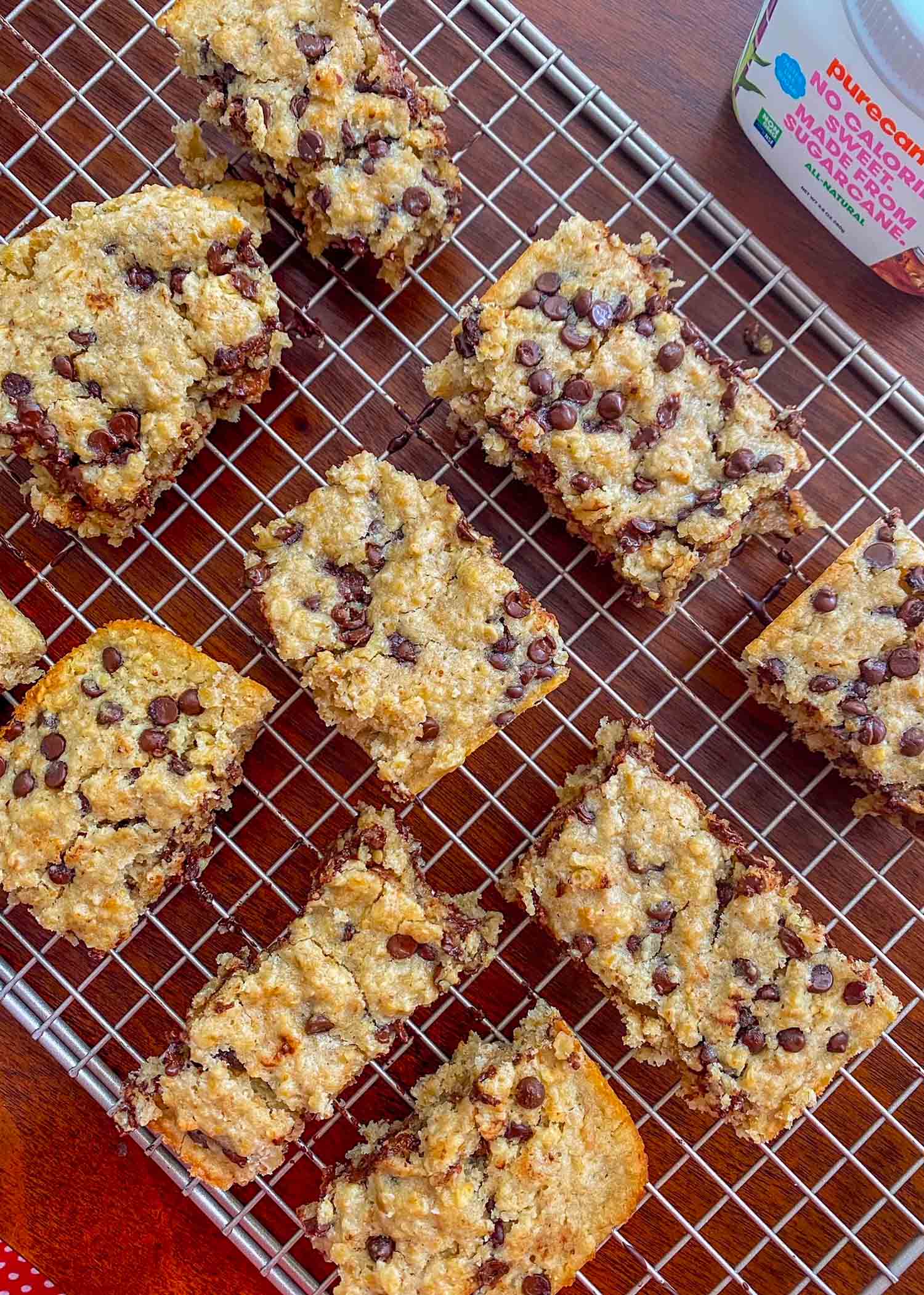 Reduced Sugar Oatmeal Chocolate Chip Blondies Recipe